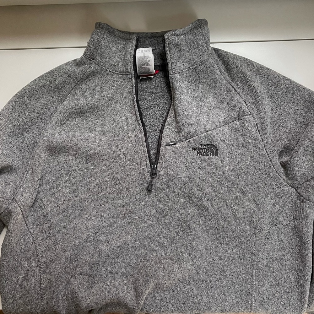 The North Face Men’s ANEL Heathered Zip-pullover